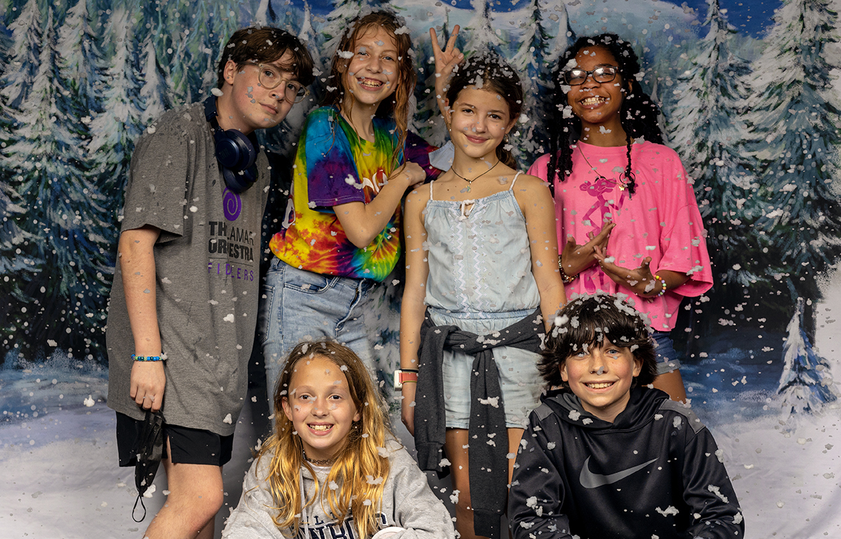 Protected: Gullet 5th Grade Movie Night – Snow Photo Booth