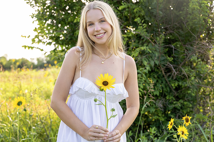 girl's high school senior photo session at commons ford ranch in austin, texas