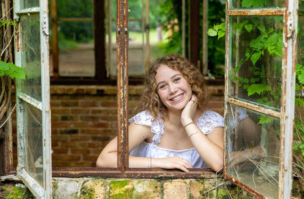 austin sekrit theater high school senior girl photo session