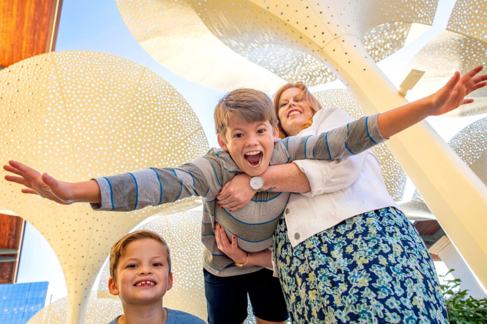 family photo session at the blanton museum courtyard in austin