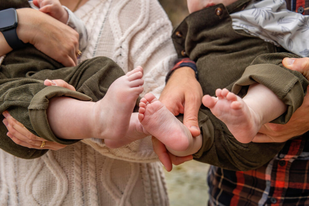 twin baby toes