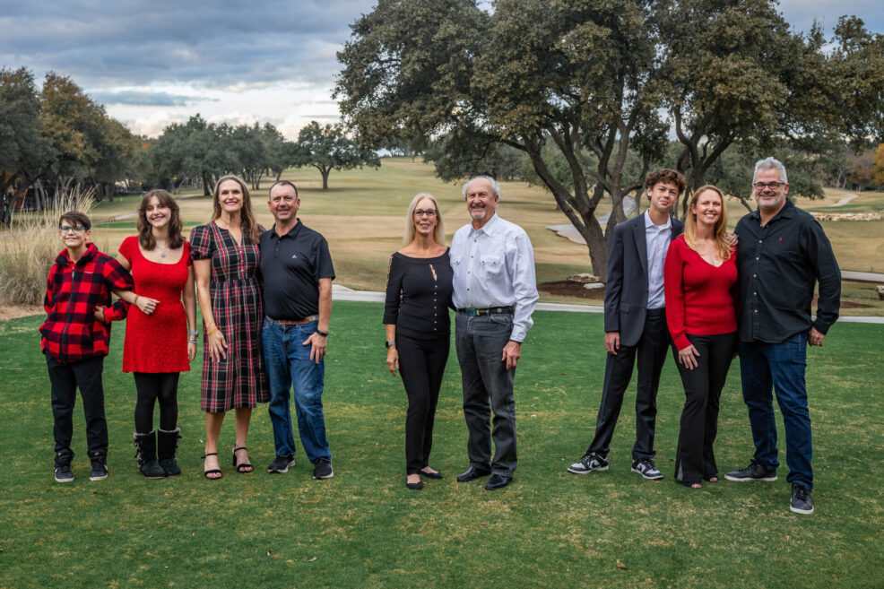 extended family photo session at Great Hills Country Club in North Austin. 