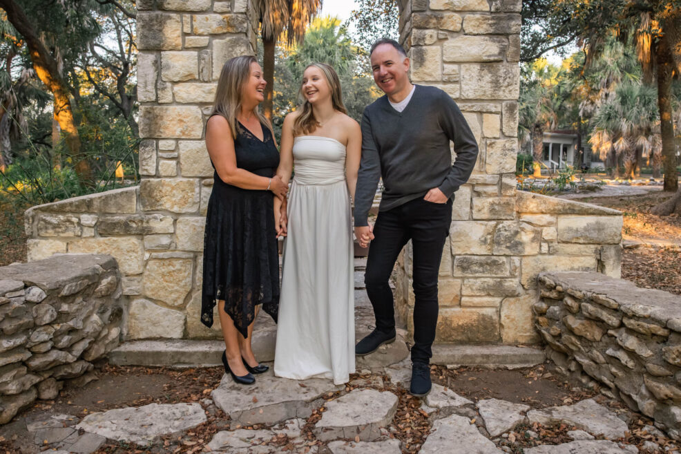 family photo session at mayfield park in austin, texas